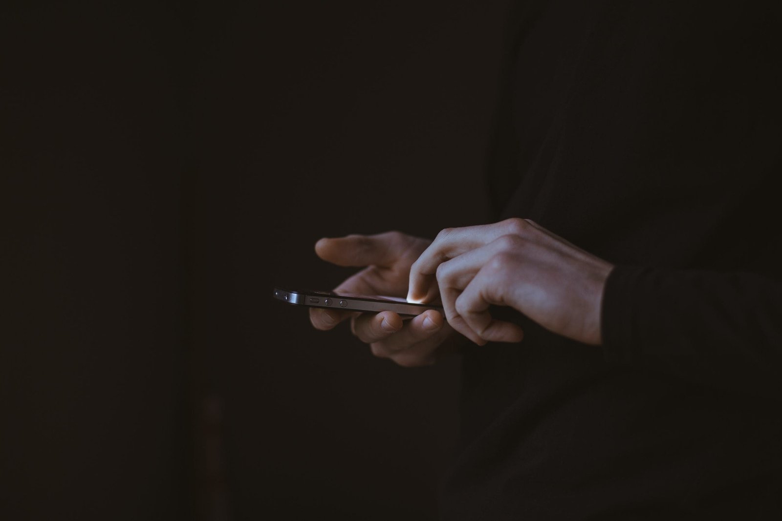 gilles-lambert-pb_lF8VWaPU-unsplash